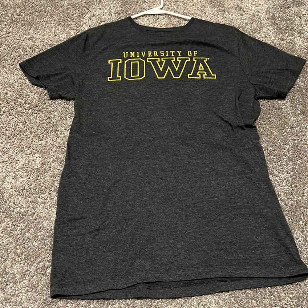 Old Navy Men’s National Collegian University of Iowa Short Sleeve tshirt Medium
